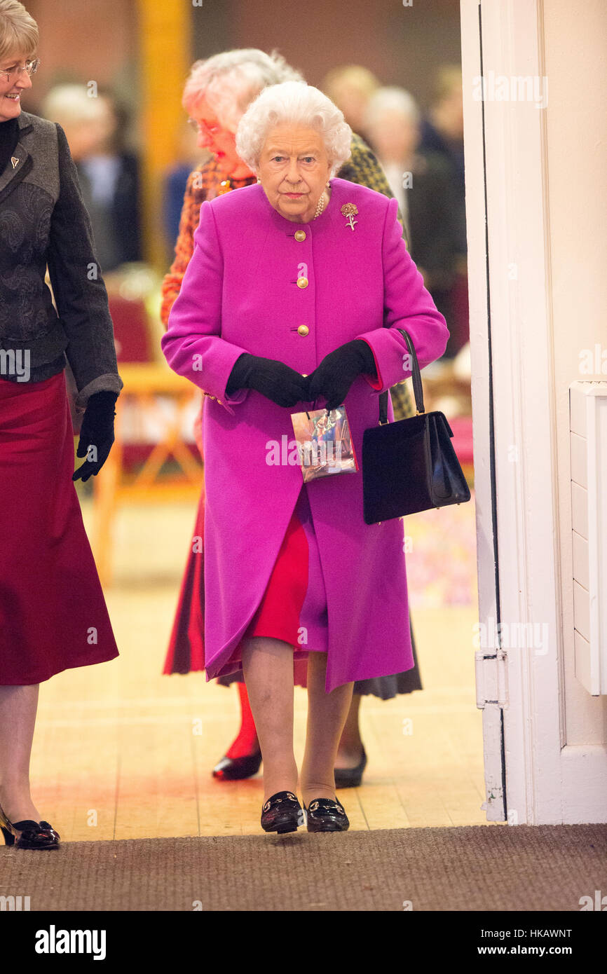 The Queen leaving a meeting of the Women's Institute this afternoon (Thurs) at West Newton village hall in Norfolk. Stock Photo