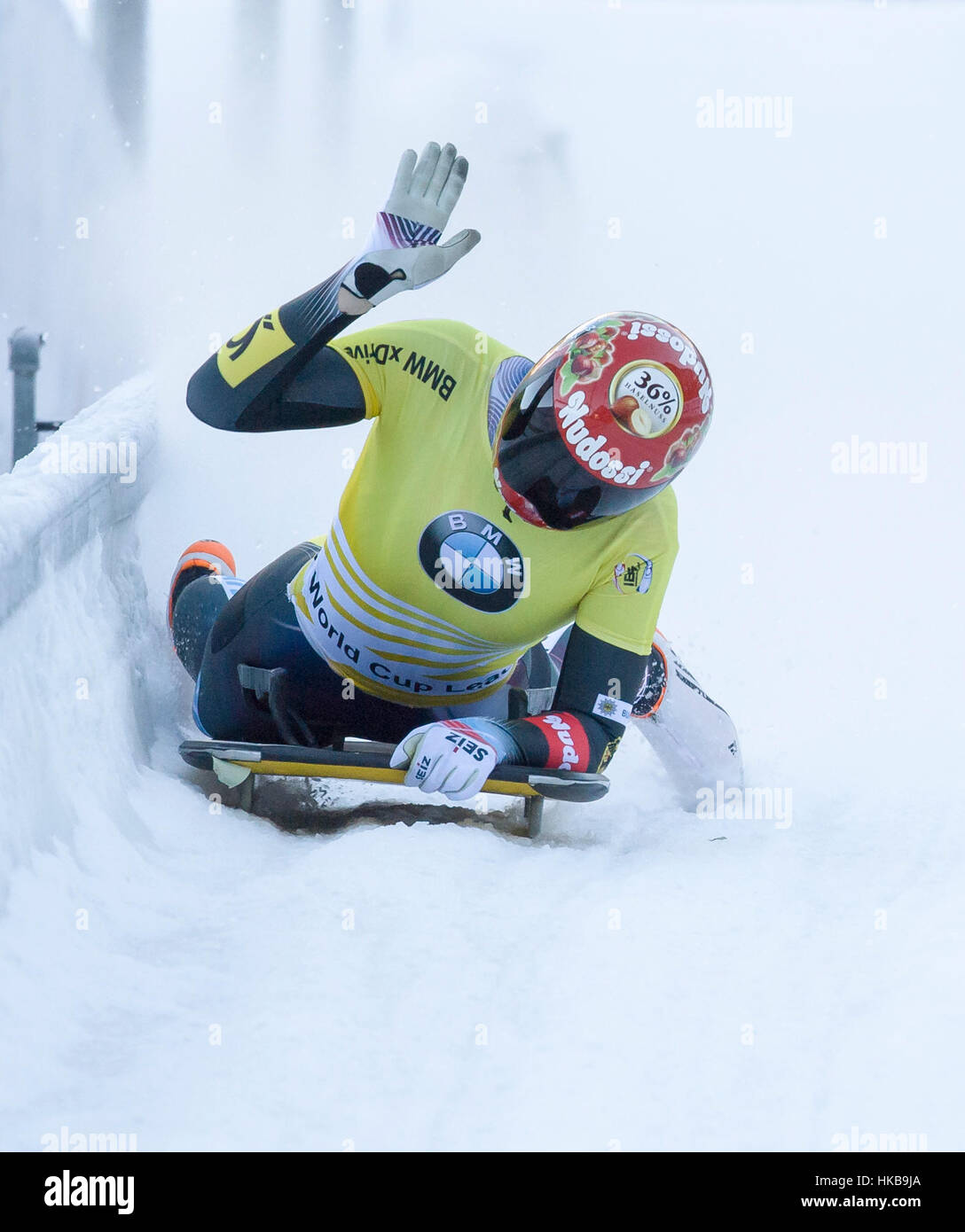 Koenigssee, Germany. 27th Jan, 2017. Jacqueline Loelling cheering her ...