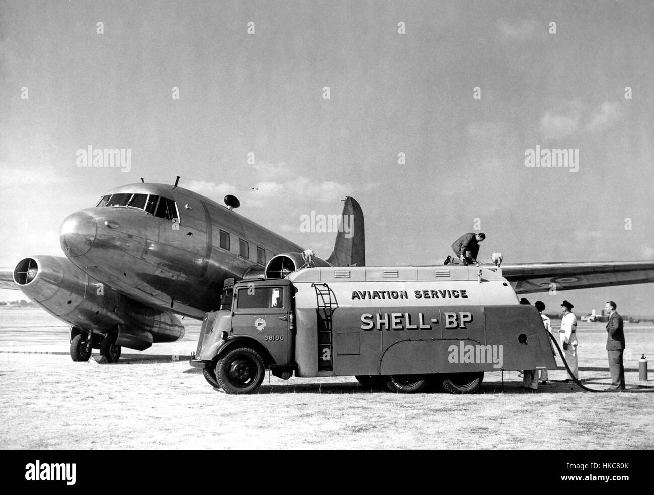 Vickers V 618 Nene Viking being fueled by  Shell-BP avaition setrvice truck. 1948. !950s Stock Photo