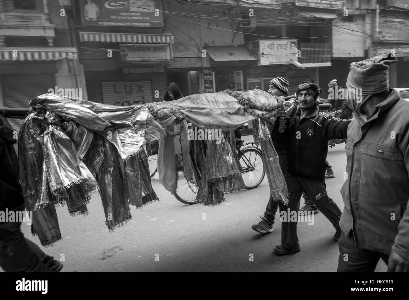 India, Varanasi, corpse transport Stock Photo - Alamy
