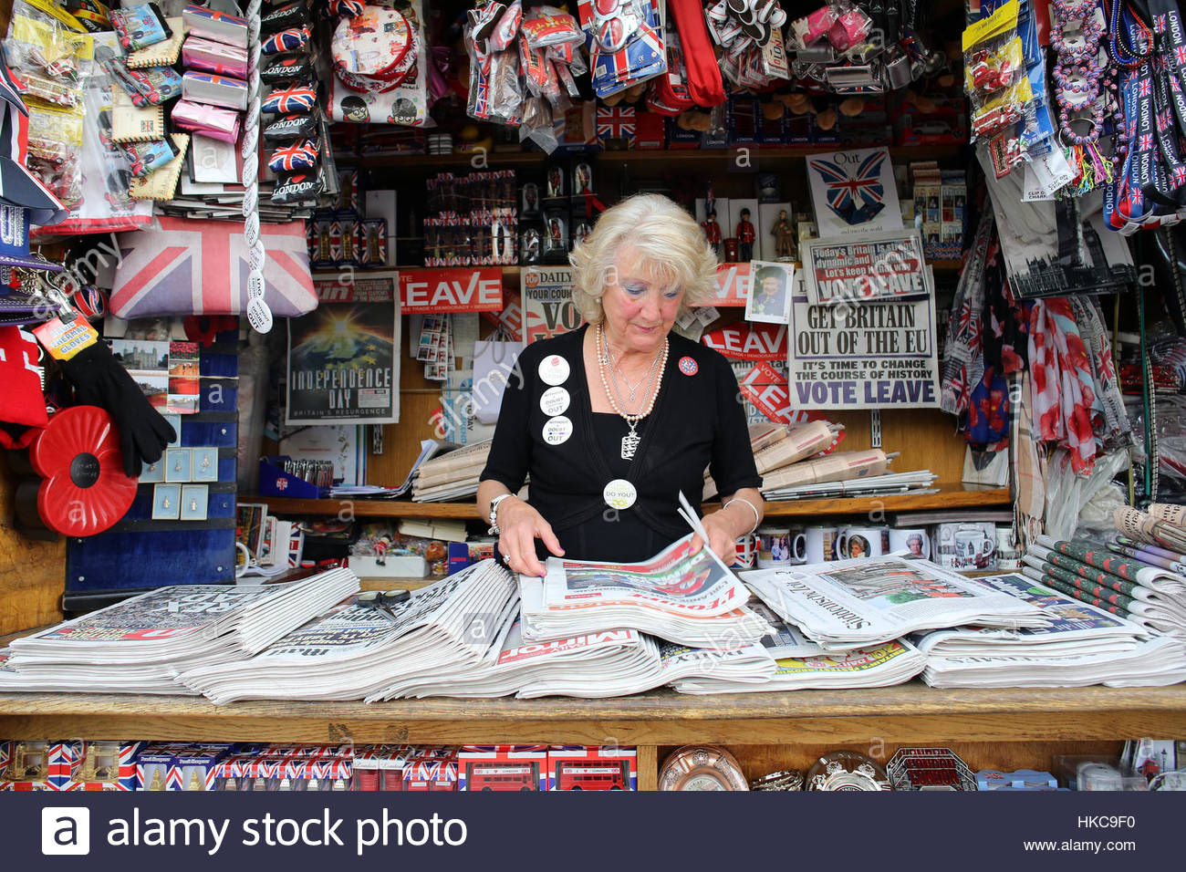 Newsstand Newspaper Vendor Booth Stall Hi Res Stock Photography And