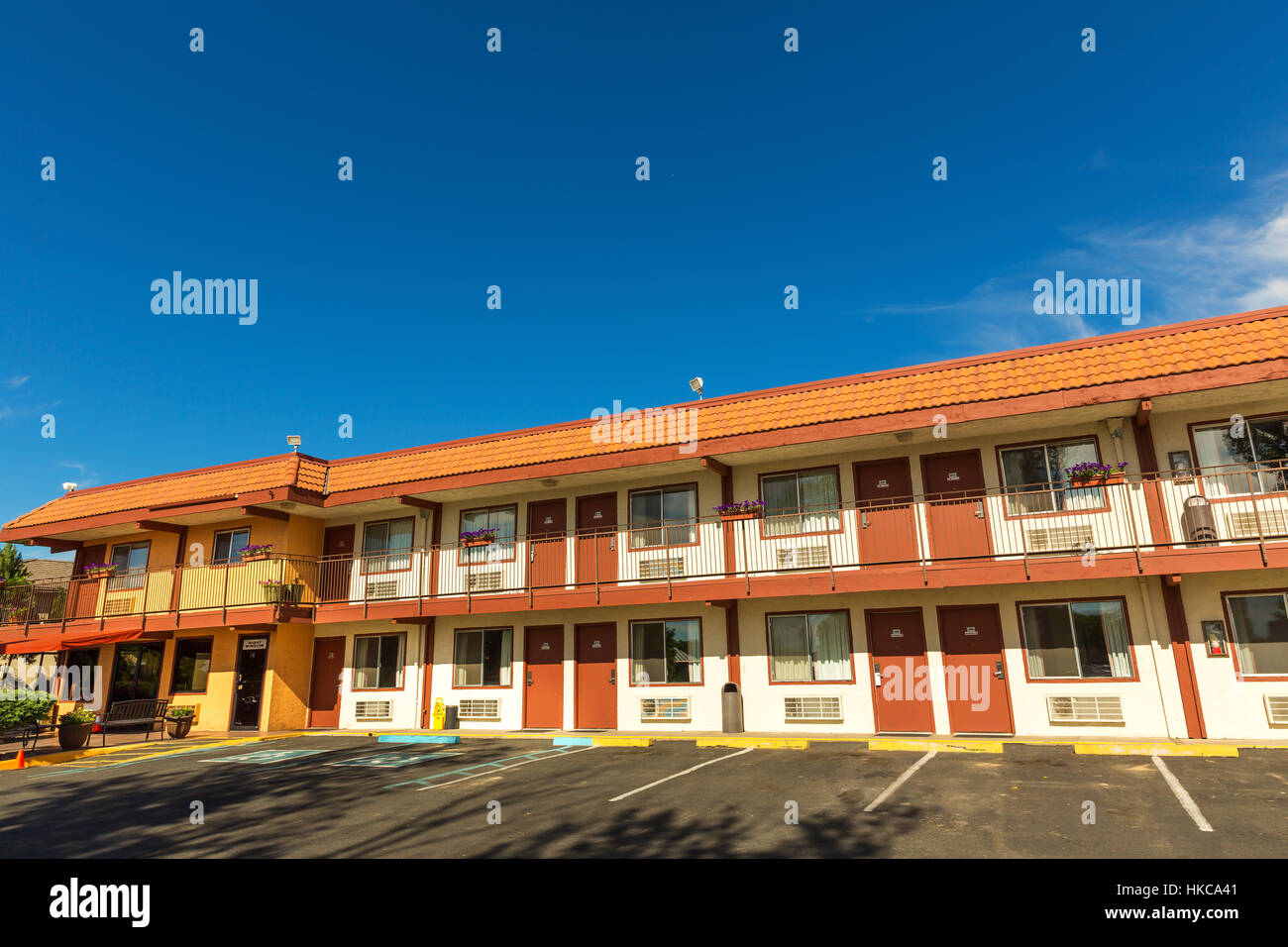 Vintage american road house hi-res stock photography and images - Alamy