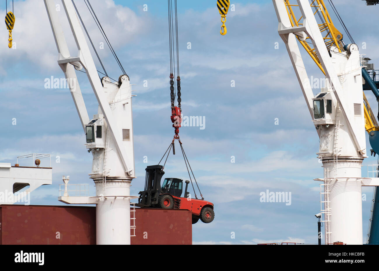 Forklift being hoisted crane hi-res stock photography and images - Alamy
