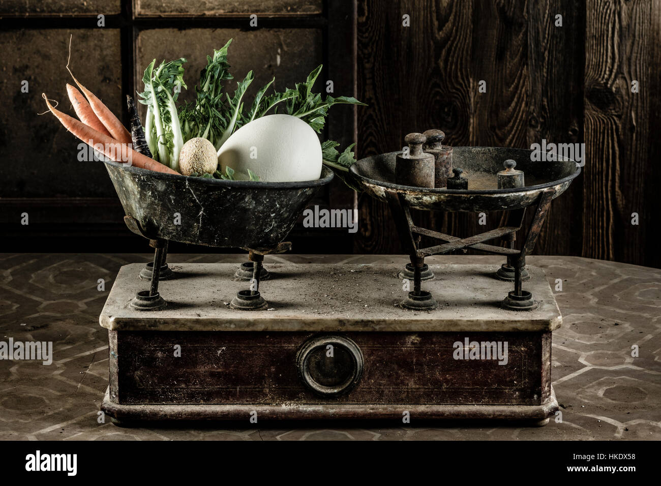 Egg scale hi-res stock photography and images - Alamy