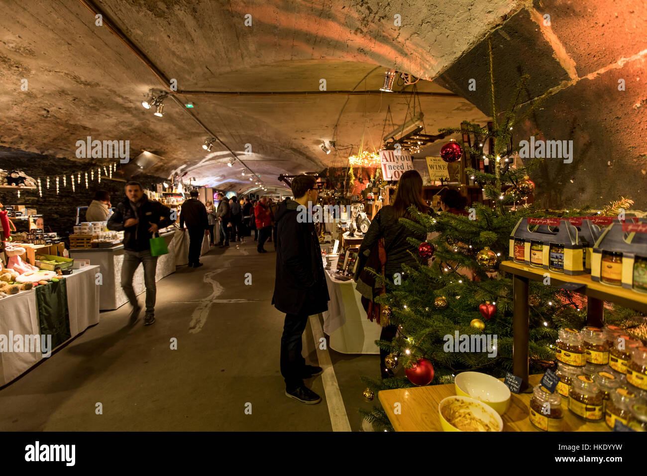 Underground Christmas market, Christmas market in old wine vault in