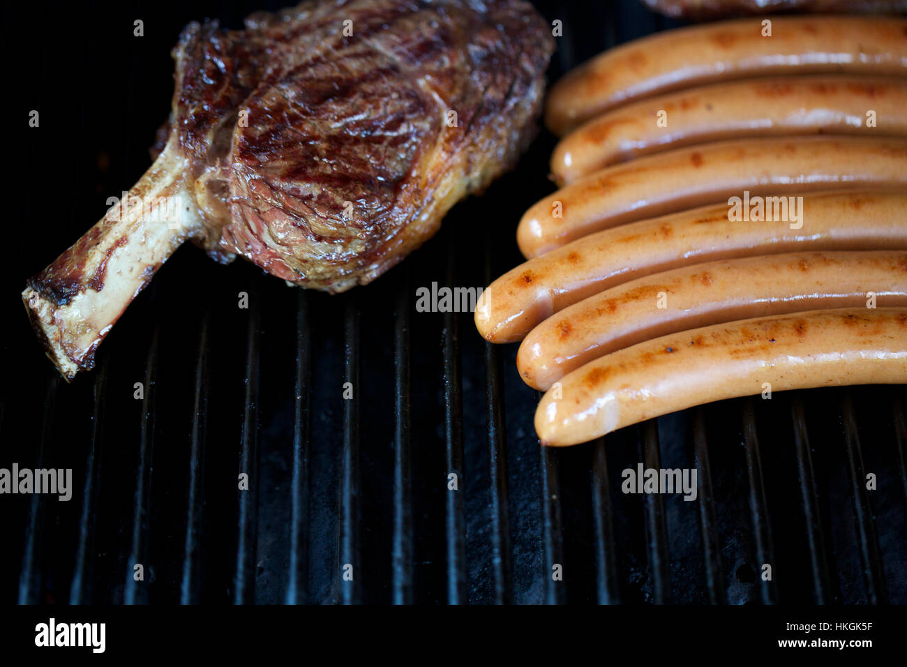 Cooked meat on the bone hires stock photography and images Alamy