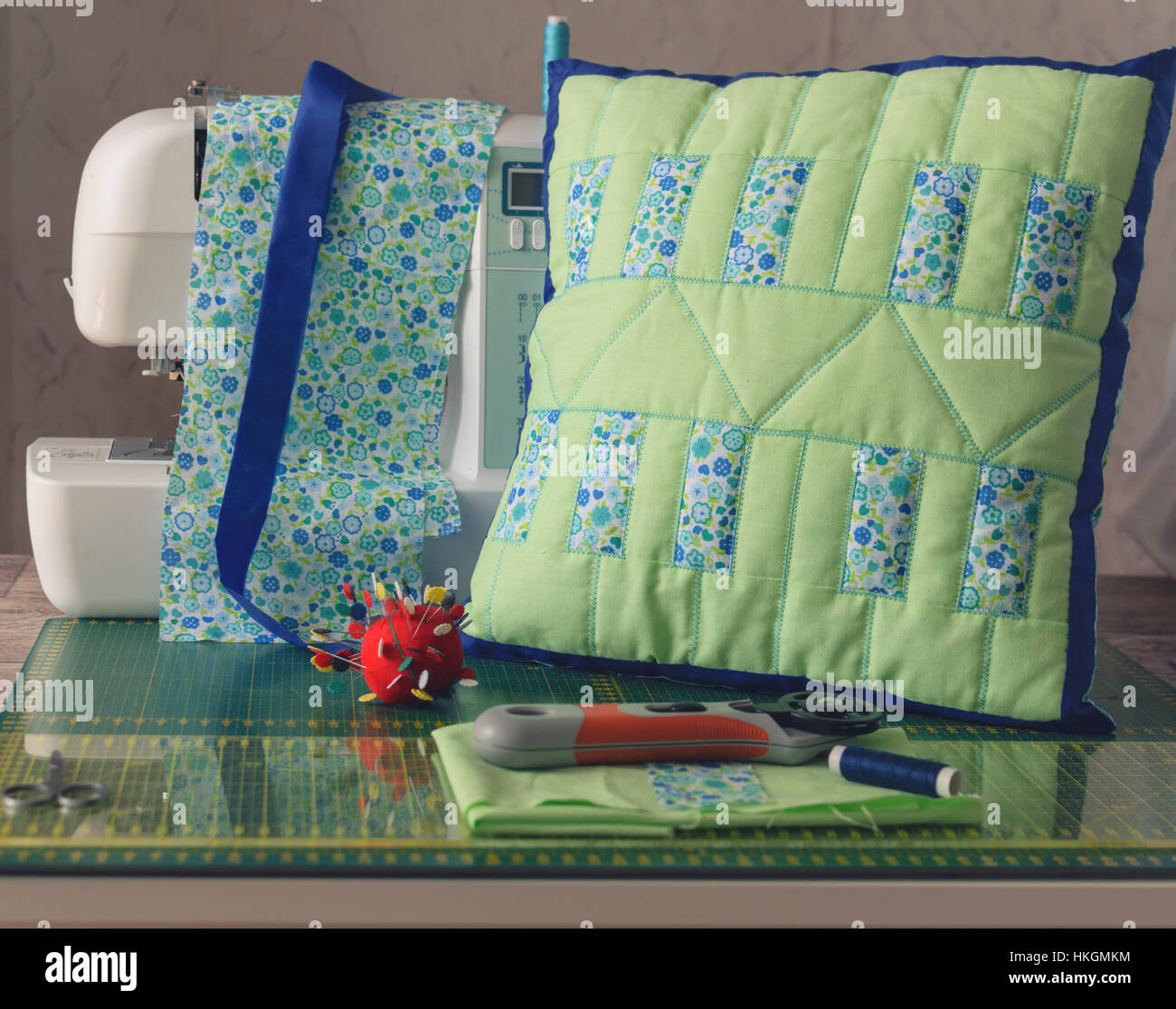 Patchwork on the sewing machine quilted stages Stock Photo Alamy