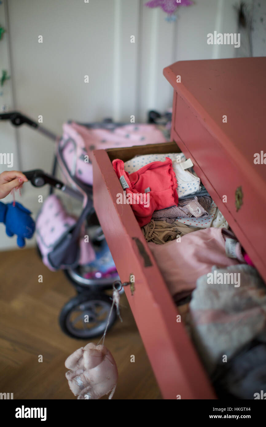Drawer clothes hi-res stock photography and images - Alamy