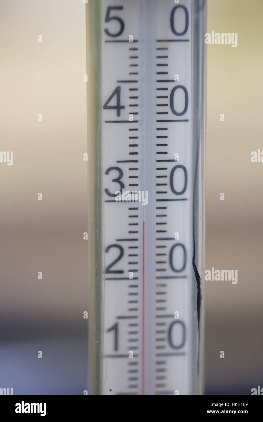 https://c8.alamy.com/comp/HKH1E9/thermometer-showing-temperature-close-up-degree-celsius-measure-HKH1E9.jpg