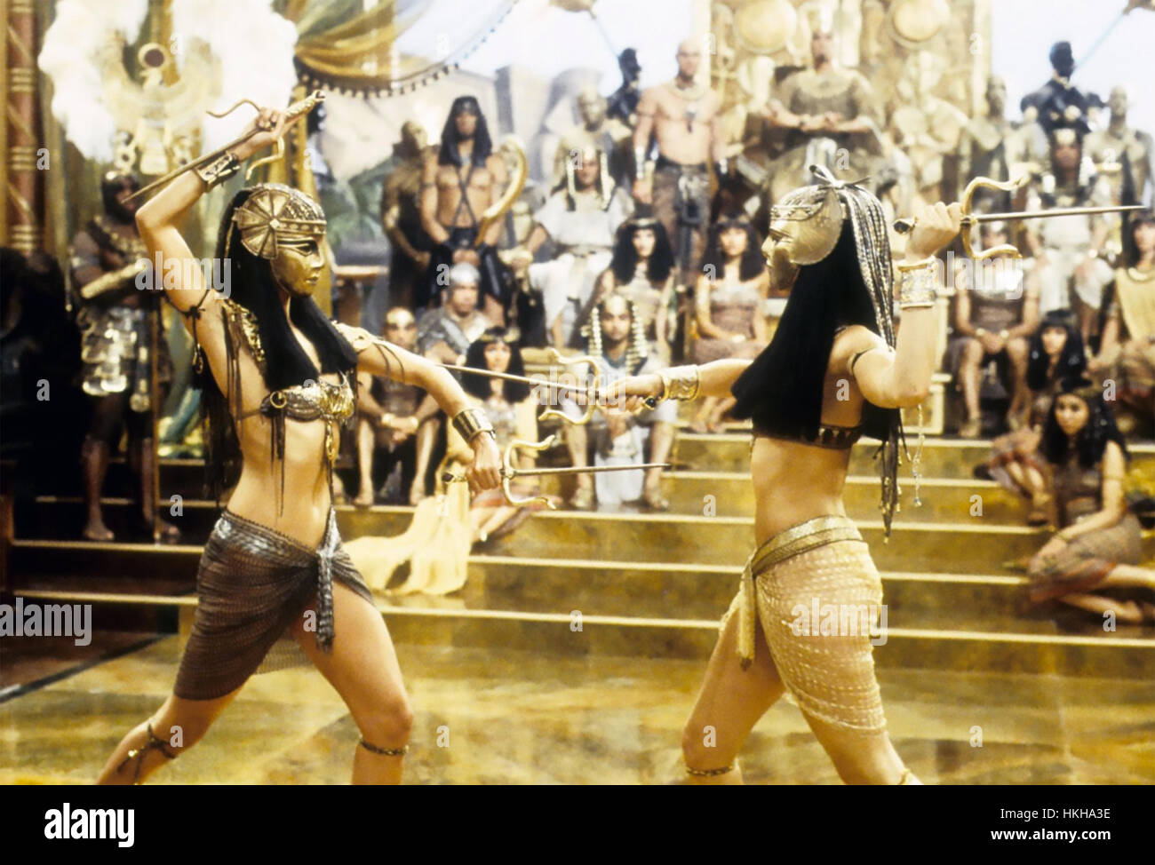 THE MUMMY RETURNS 2001 Universal Pictures film with Rachel Weisz at left and Patricia Velasquez Stock Photo