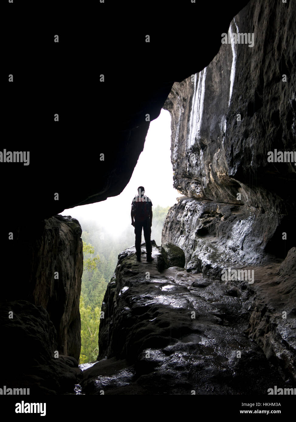 Blick aus der Klufthöhle zum Kleinen Winterberg Stock Photo