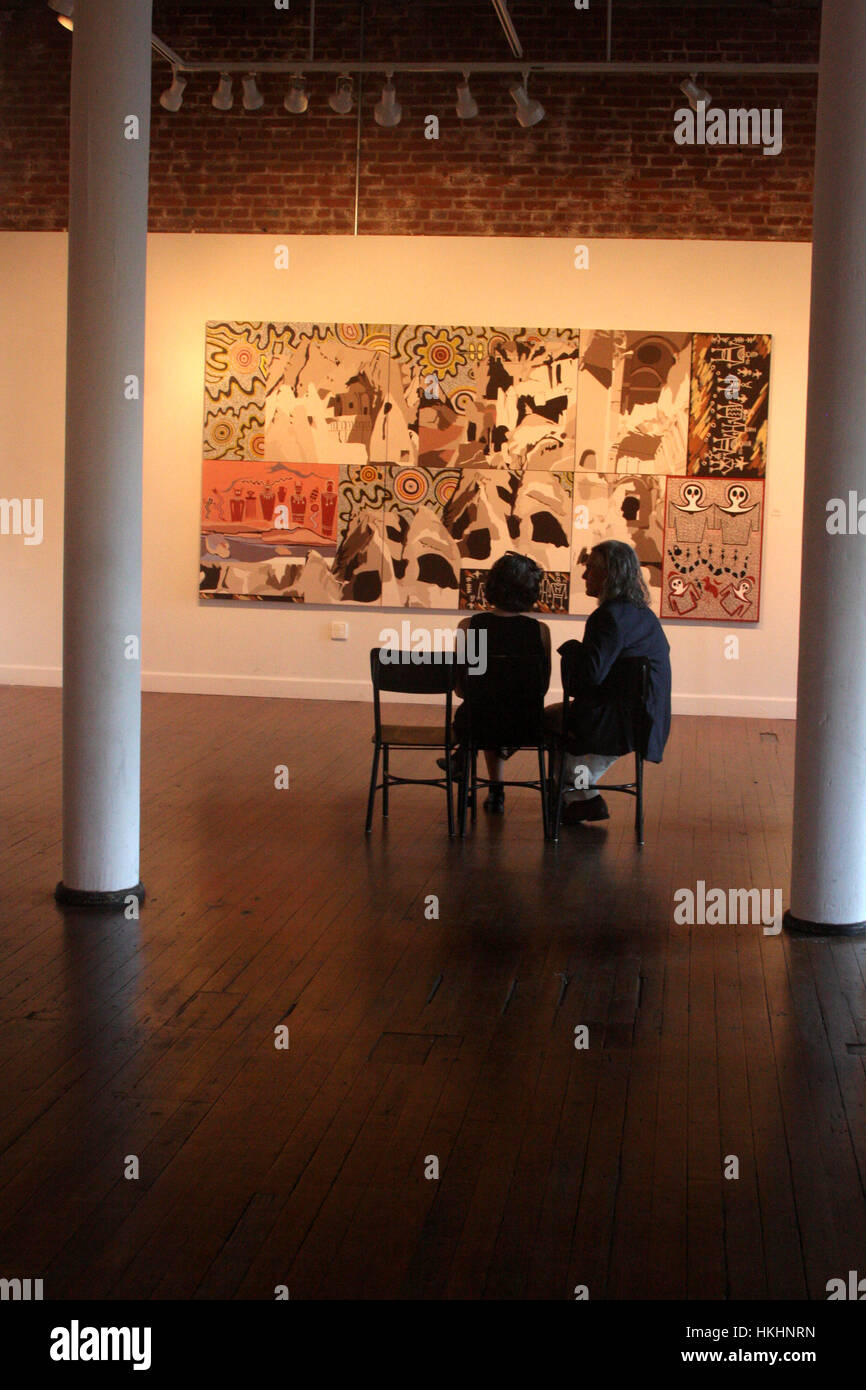 Inside quiet art gallery hi-res stock photography and images - Alamy