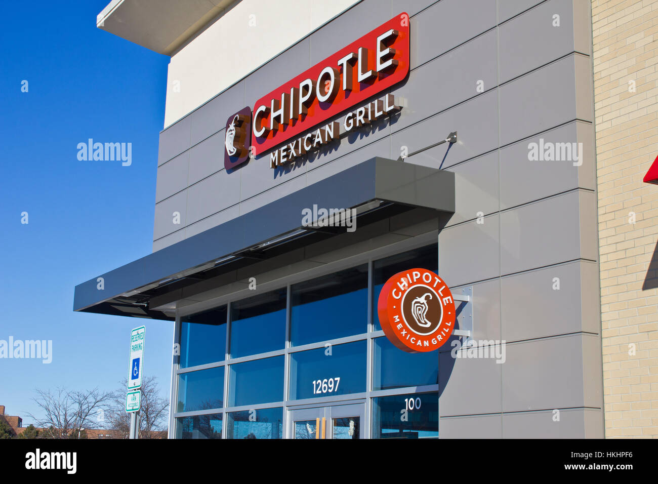 Indianapolis - Circa February 2016: Chipotle Mexican Grill Restaurant. Chipotle is a Chain of Burrito Fast-Food Restaurants III Stock Photo
