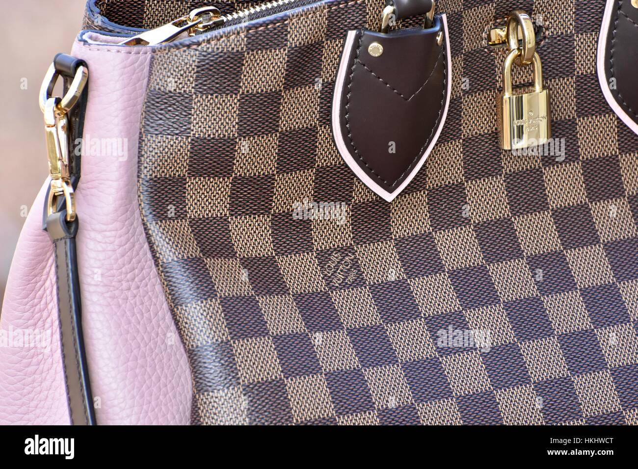 Louis vuitton neverfull hi-res stock photography and images - Alamy
