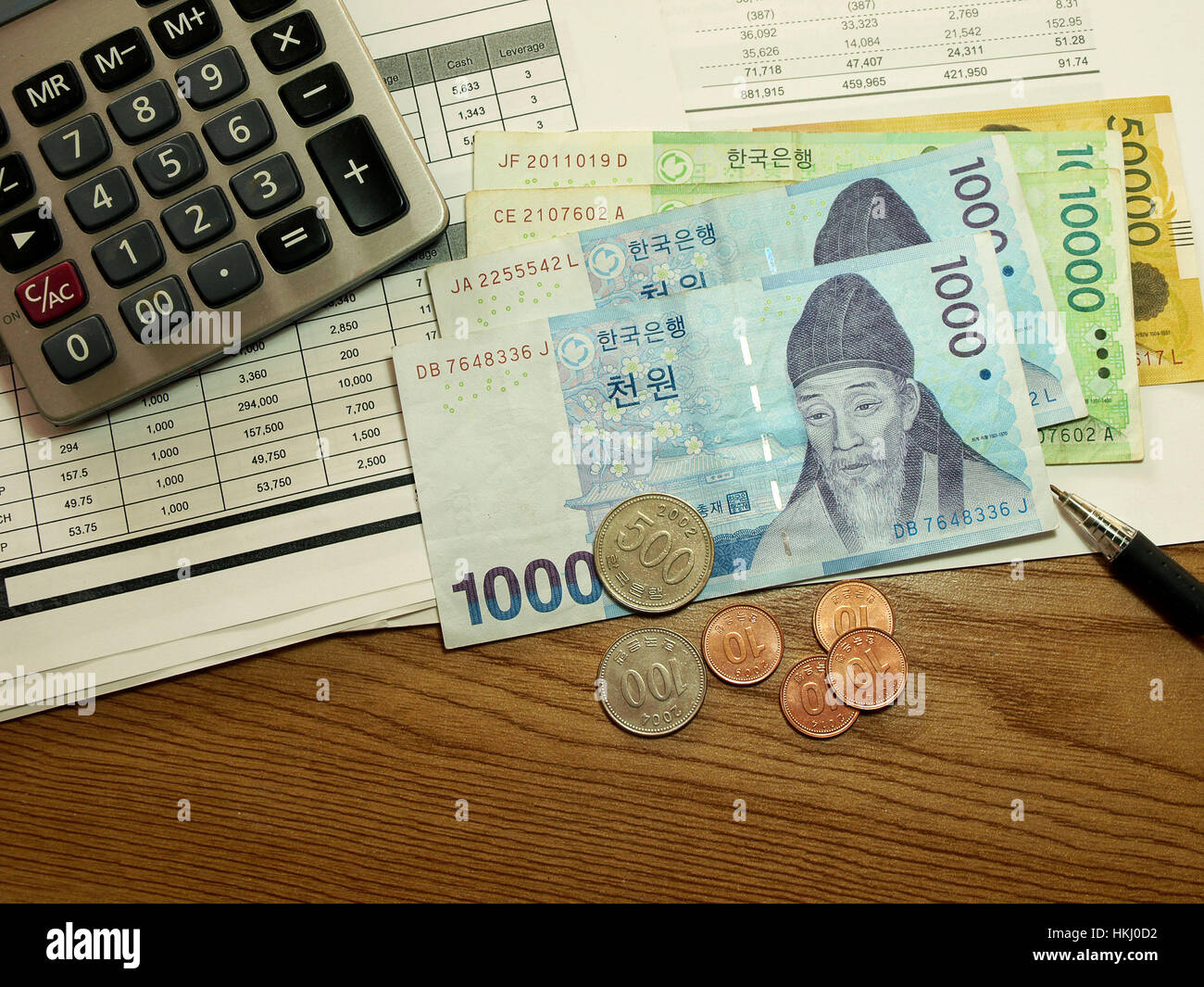 Yen and won hi-res stock photography and images - Alamy
