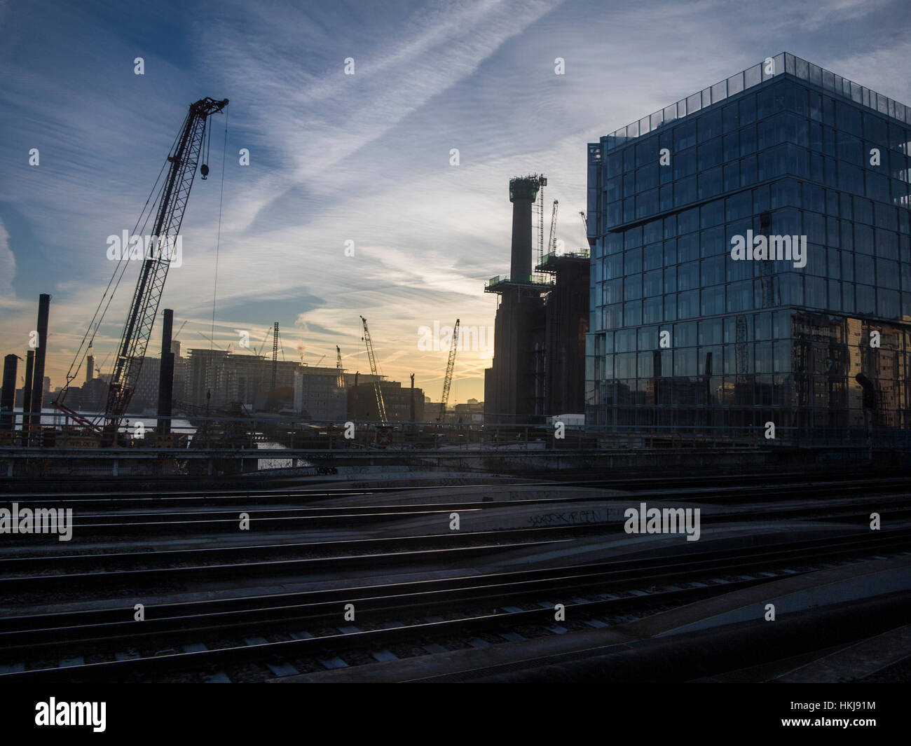 Battersea Power Station and surrounding flats Stock Photo Alamy
