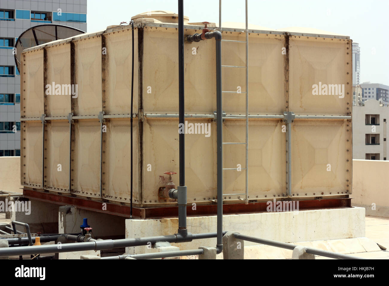 Vintage water tank hi-res stock photography and images - Alamy