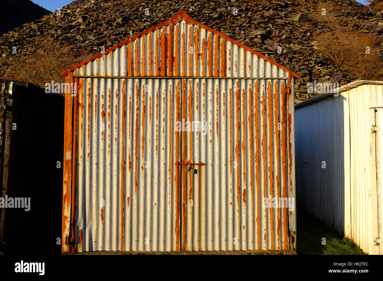 Corrugated metal shed hires stock photography and images Alamy