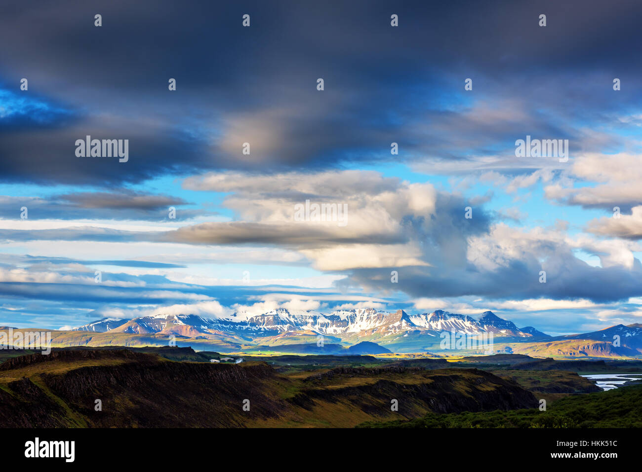 Cloudy sky mountain landscape hi-res stock photography and images - Alamy