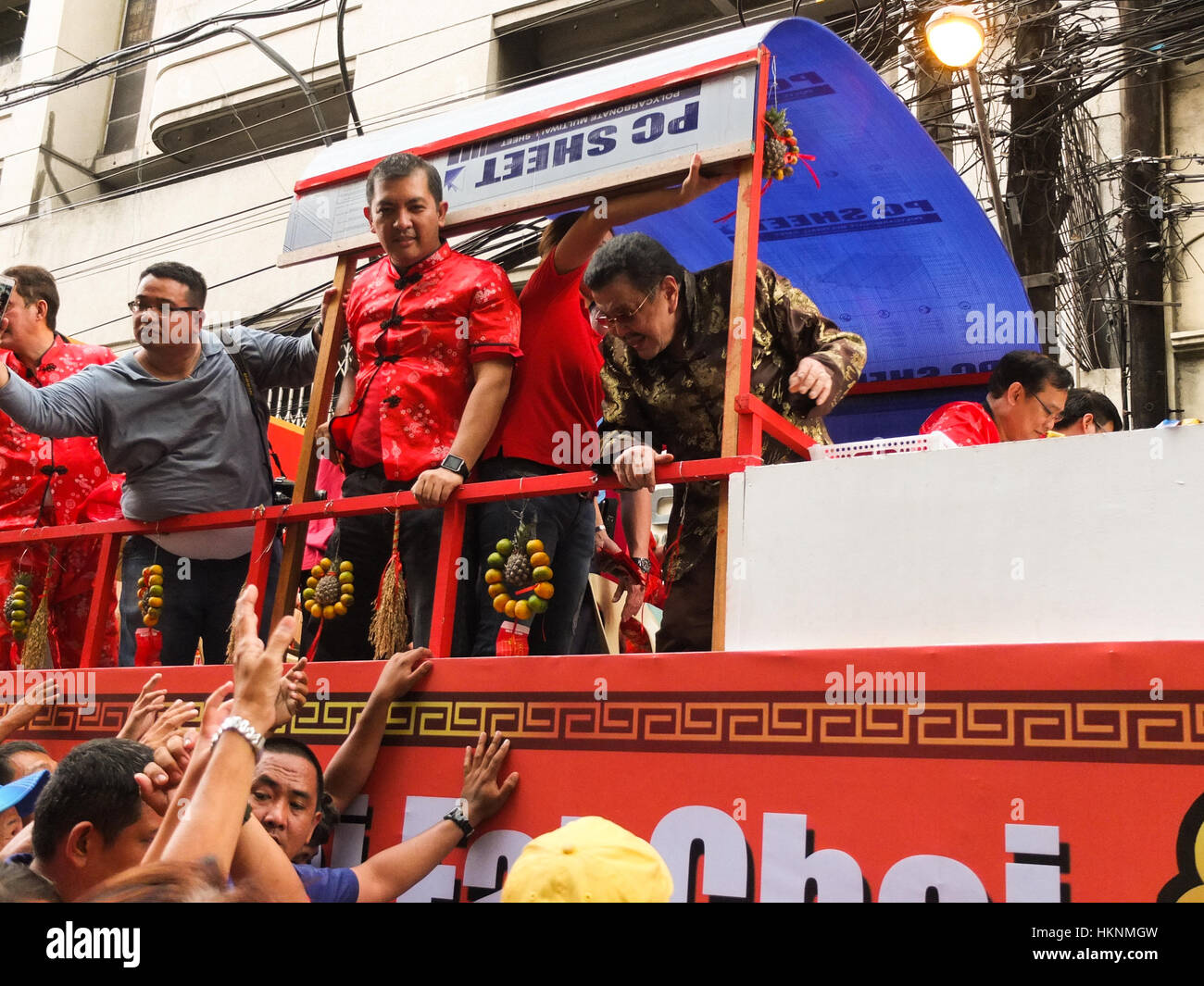 Manila, Philippines. 28th Jan, 2017. Manila Mayor Joseph Estrada celebrates with his contituents the Chinese New year in Binondo, Manila Credit: Josefiel Rivera/Pacific Press/Alamy Live News Stock Photo