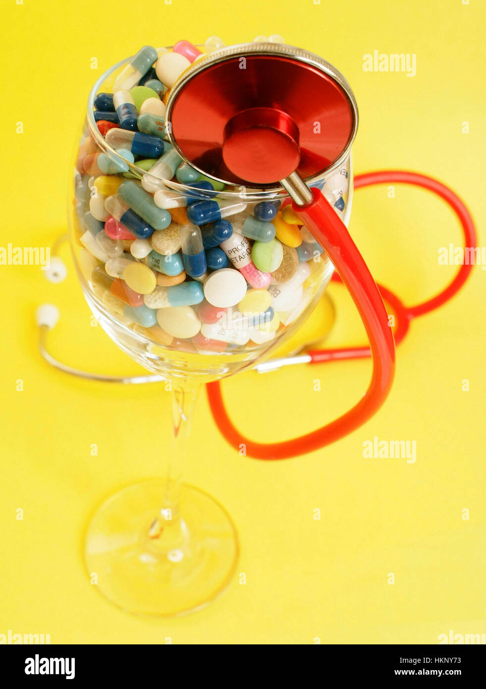 Tablets ans stethoscope Stock Photo - Alamy