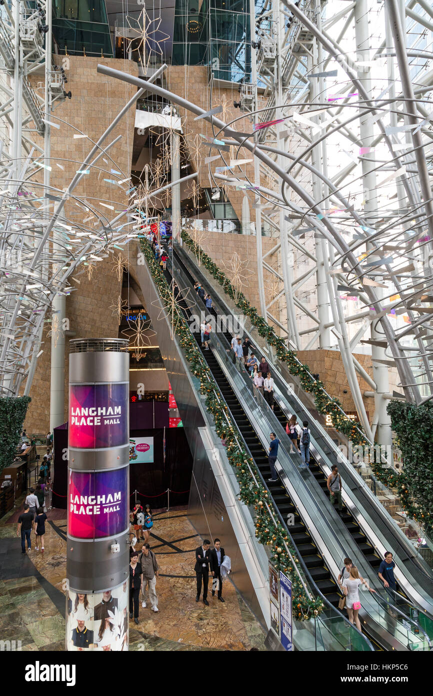 Escalator shopping mall in hong hi-res stock photography and images - Alamy
