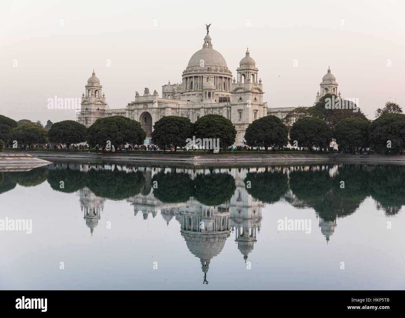 The Victoria Memorial and reflection in Kolkata (Calcutta), West Bengal, India Stock Photo