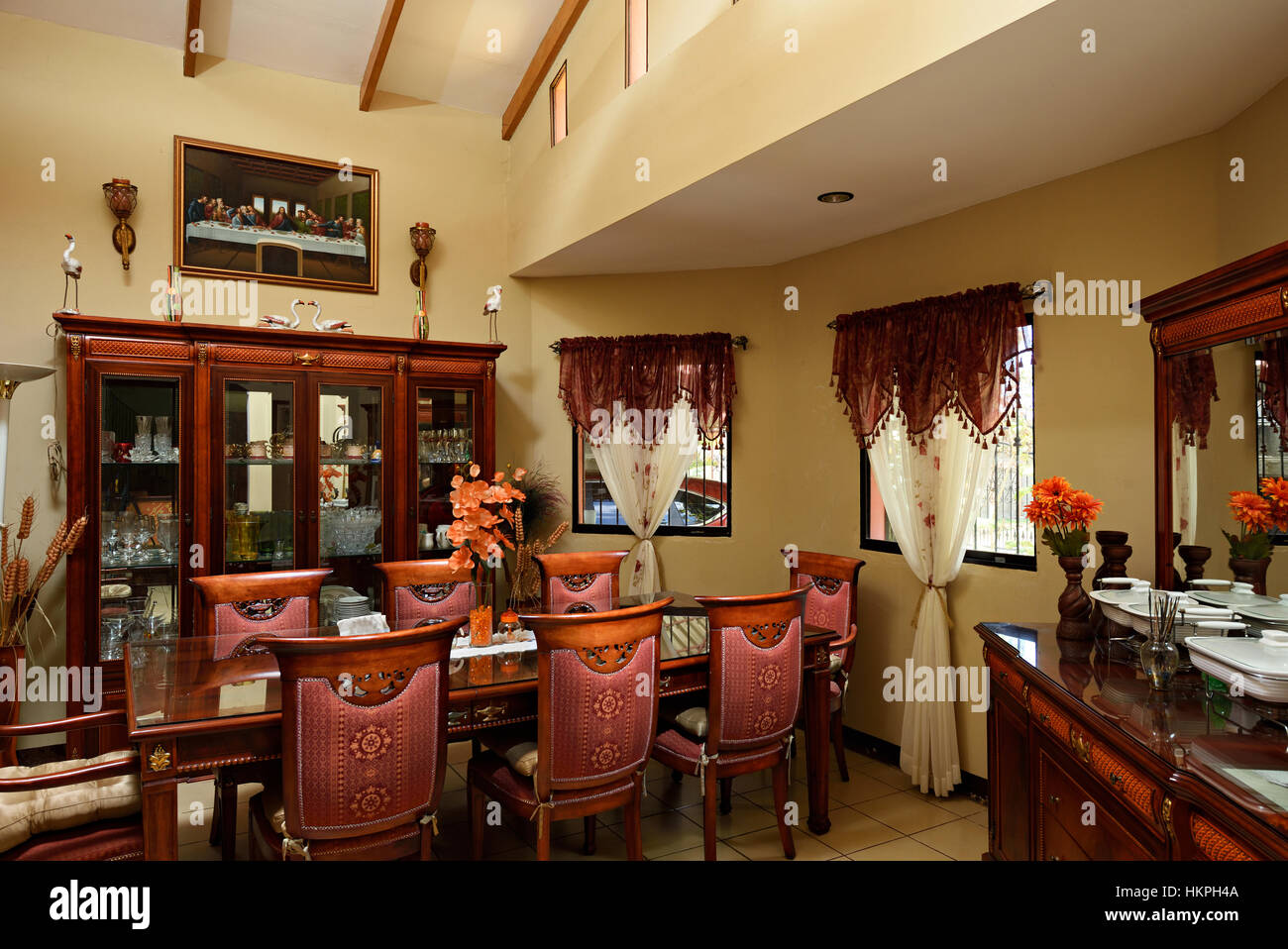 vintage dining room with wood tables and chairs Stock Photo - Alamy