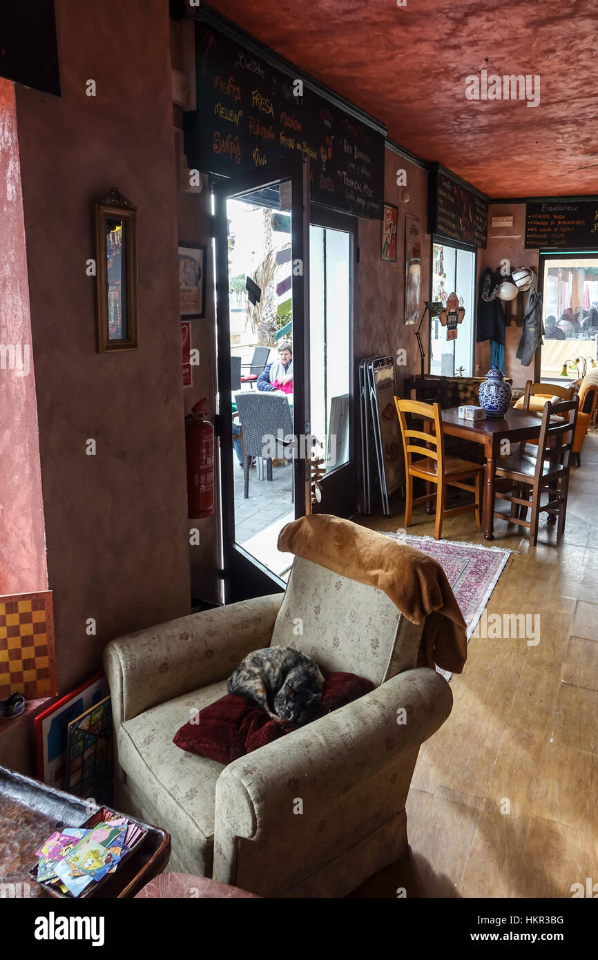 Central perk bar hi-res stock photography and images - Alamy