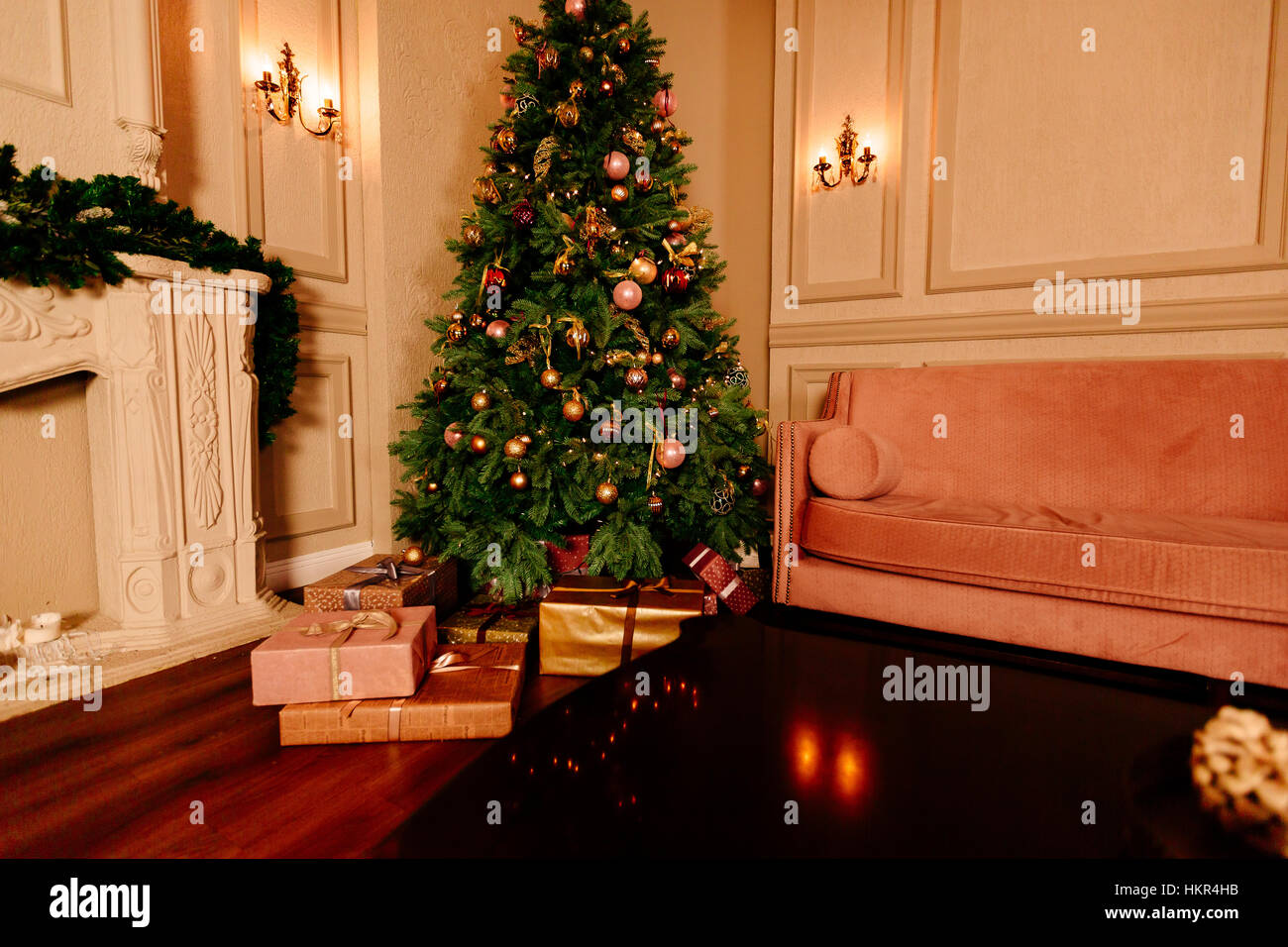 Real christmas tree by fireplace hires stock photography and images Alamy