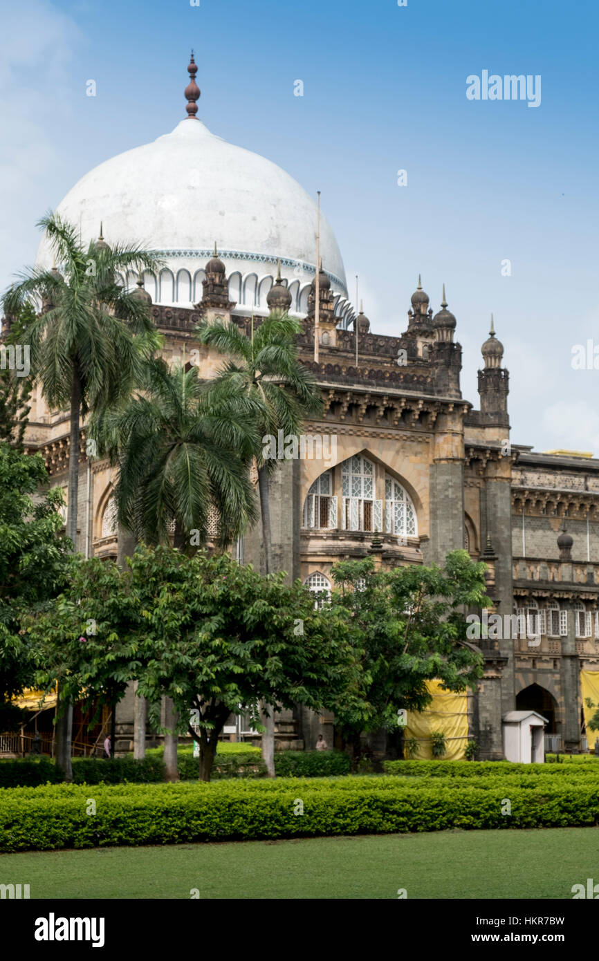 Chhatrapati Shivaji Maharaj Vastu Sangrahalaya Museum designed by George Wittet and situated in Kala Goda, Mumbai Stock Photo