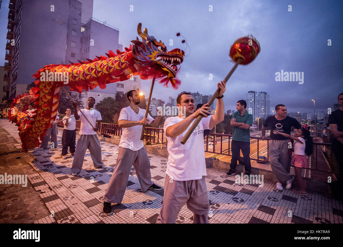 Sao Paulo, Brazil. 28th Jan, 2017. People celebrate the Chinese 
