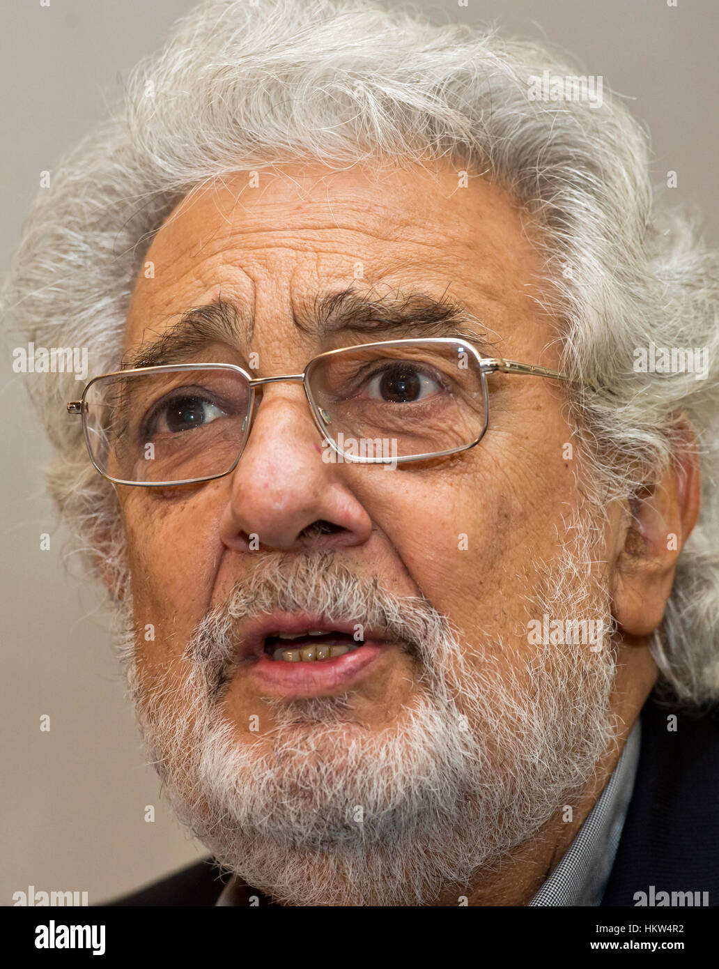 Famous opera singer hi-res stock photography and images - Alamy