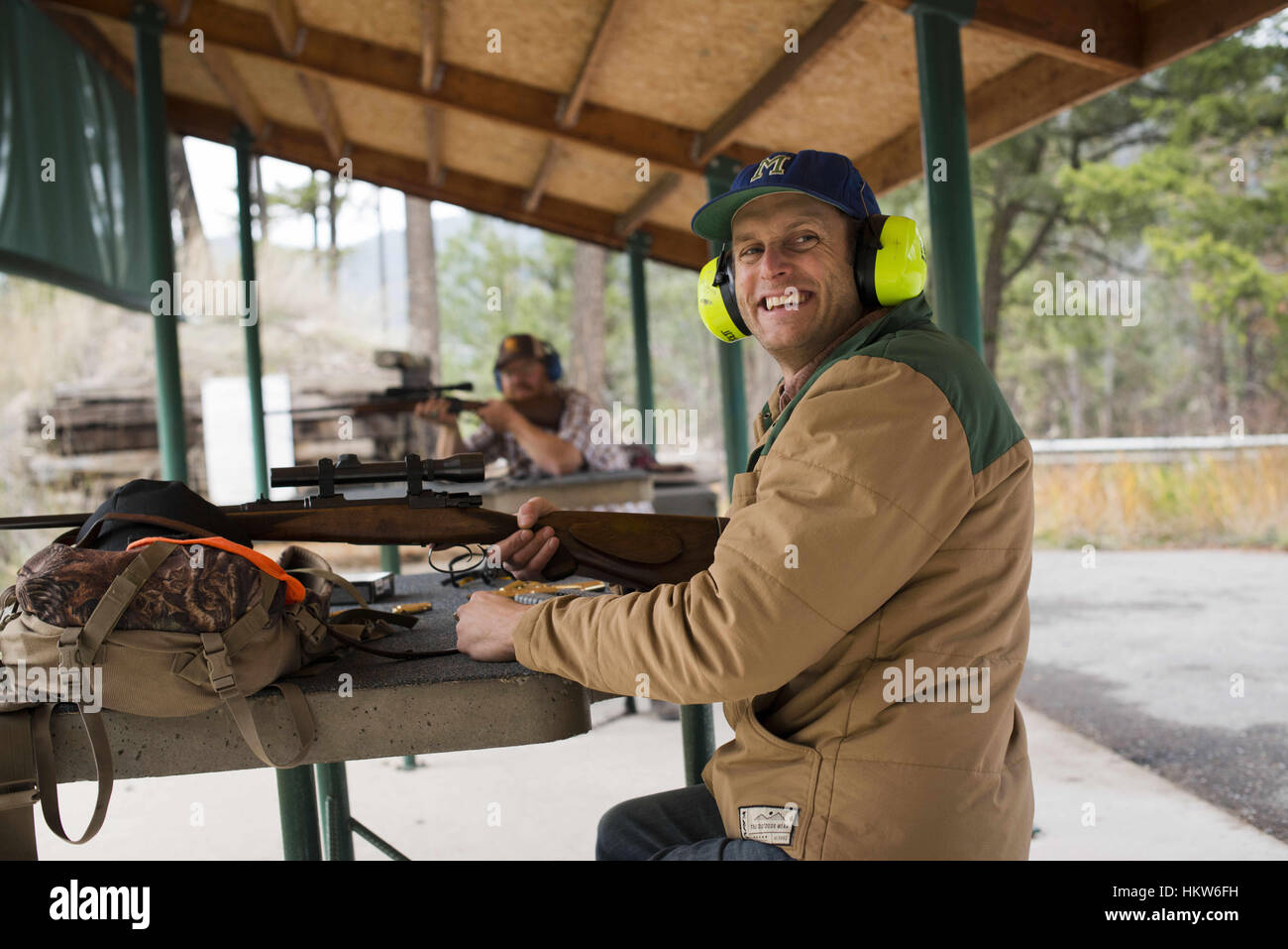 Missoula, Montana, USA. 13th Nov, 2016. Pete Barrett sights in his