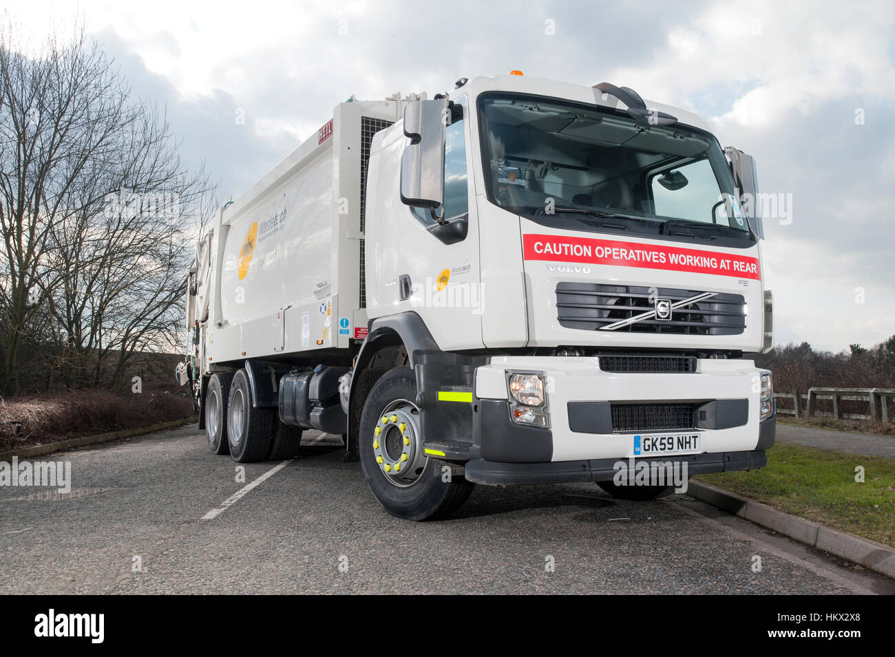 2009 Volvo FE dustcart refuse collection truck Stock Photo