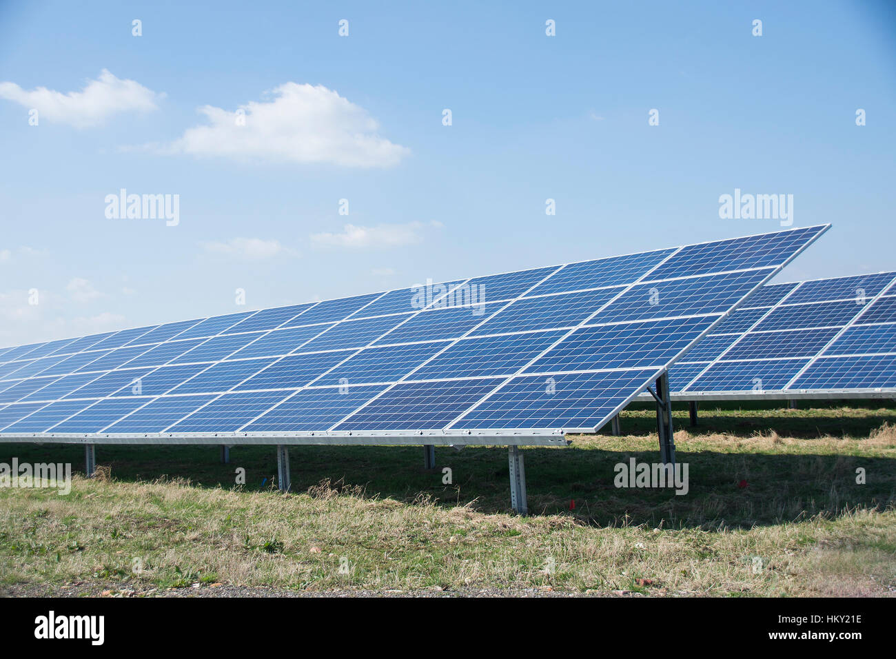 Rows of solar panels hi-res stock photography and images - Alamy