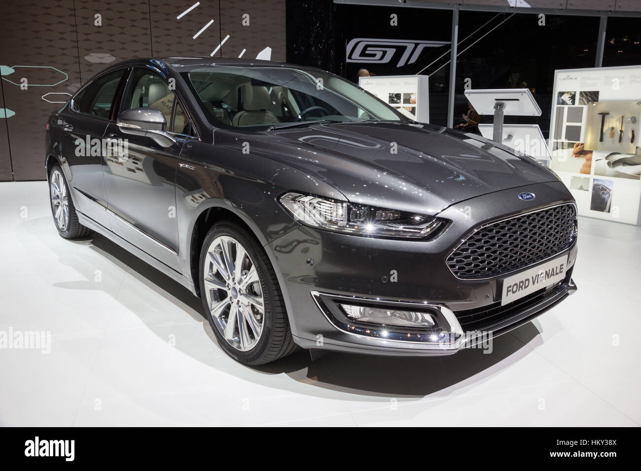 sturen club amplitude Ford Mondeo Car Show High Resolution Stock Photography and Images - Alamy