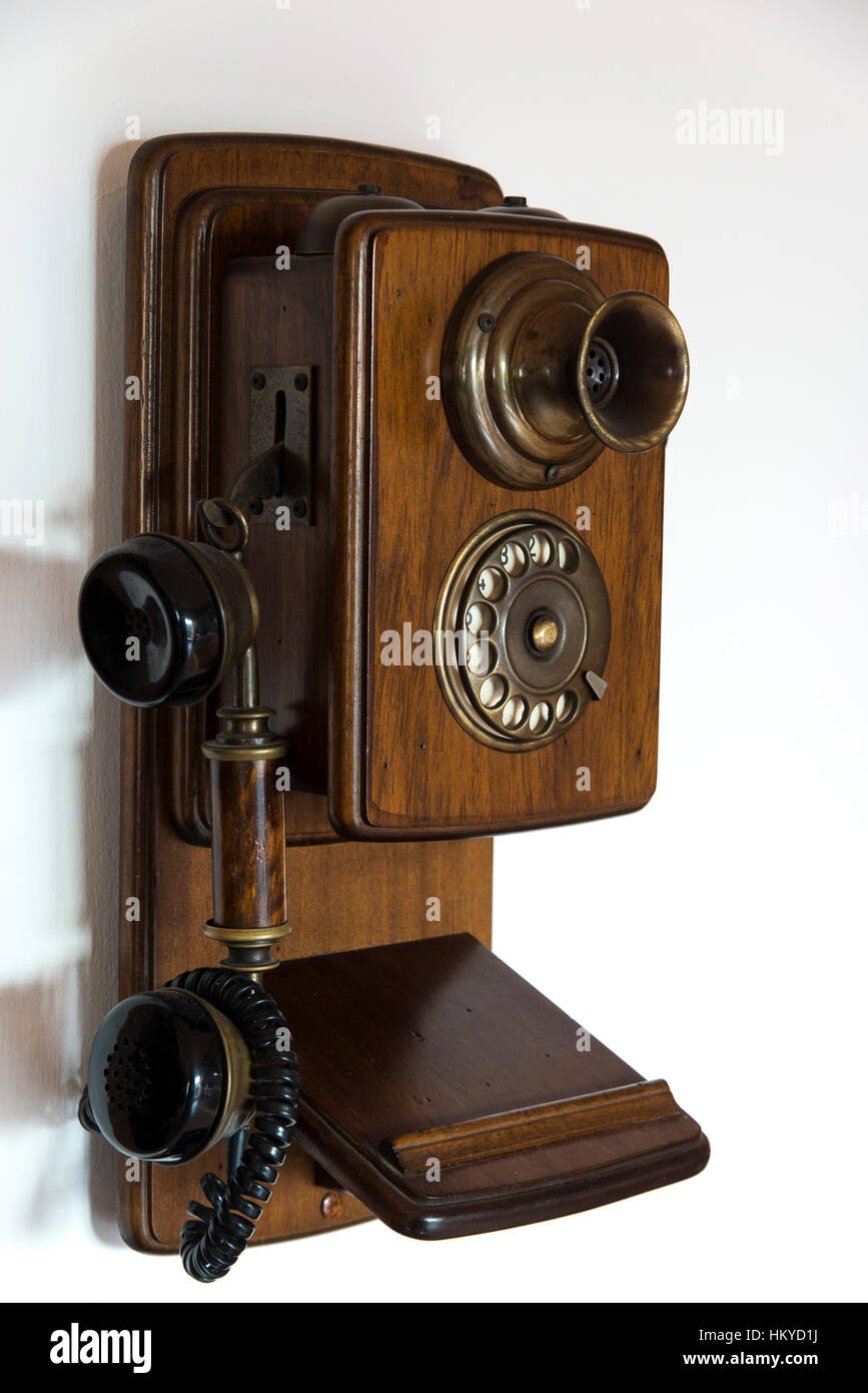 Antique wooden wall phone hires stock photography and images Alamy