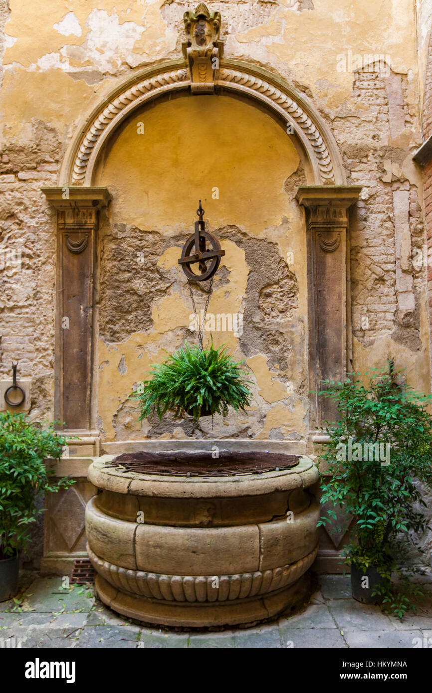 Decorative stone water well hi-res stock photography and images - Alamy