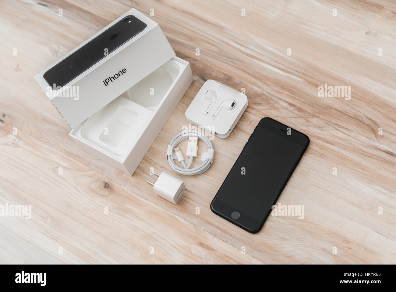 Loei Thailand November 07 16 New Apple Iphone 7 Unboxing New Smart Phone Produced By Apple Computer Inc Stock Photo Alamy