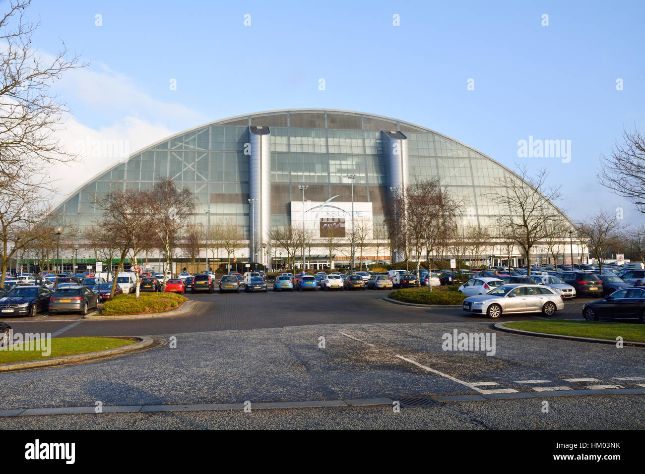 Xscape centre in Milton Keynes, England featuring an indoor ski slope, shops,  restaurants and cinema complex Stock Photo - Alamy