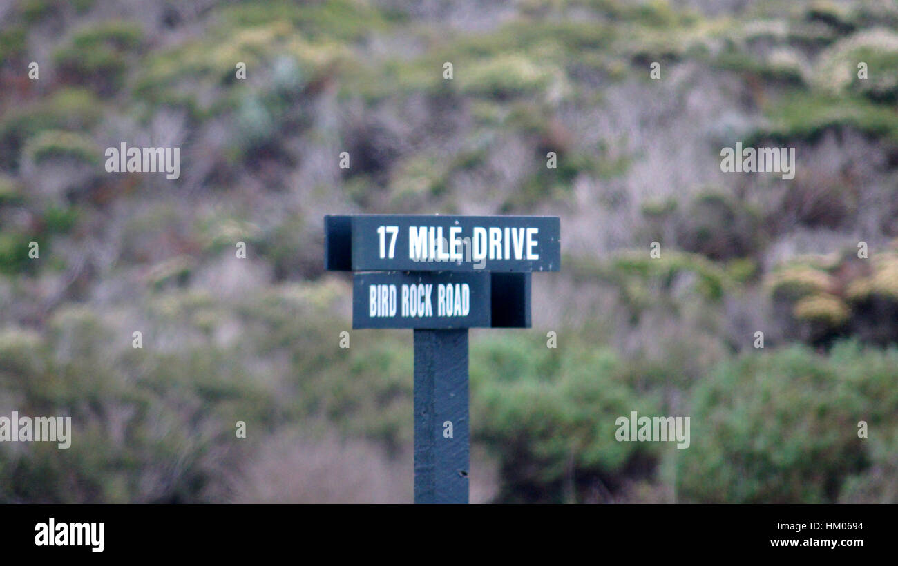 17 mile drive road sign hi-res stock photography and images - Alamy