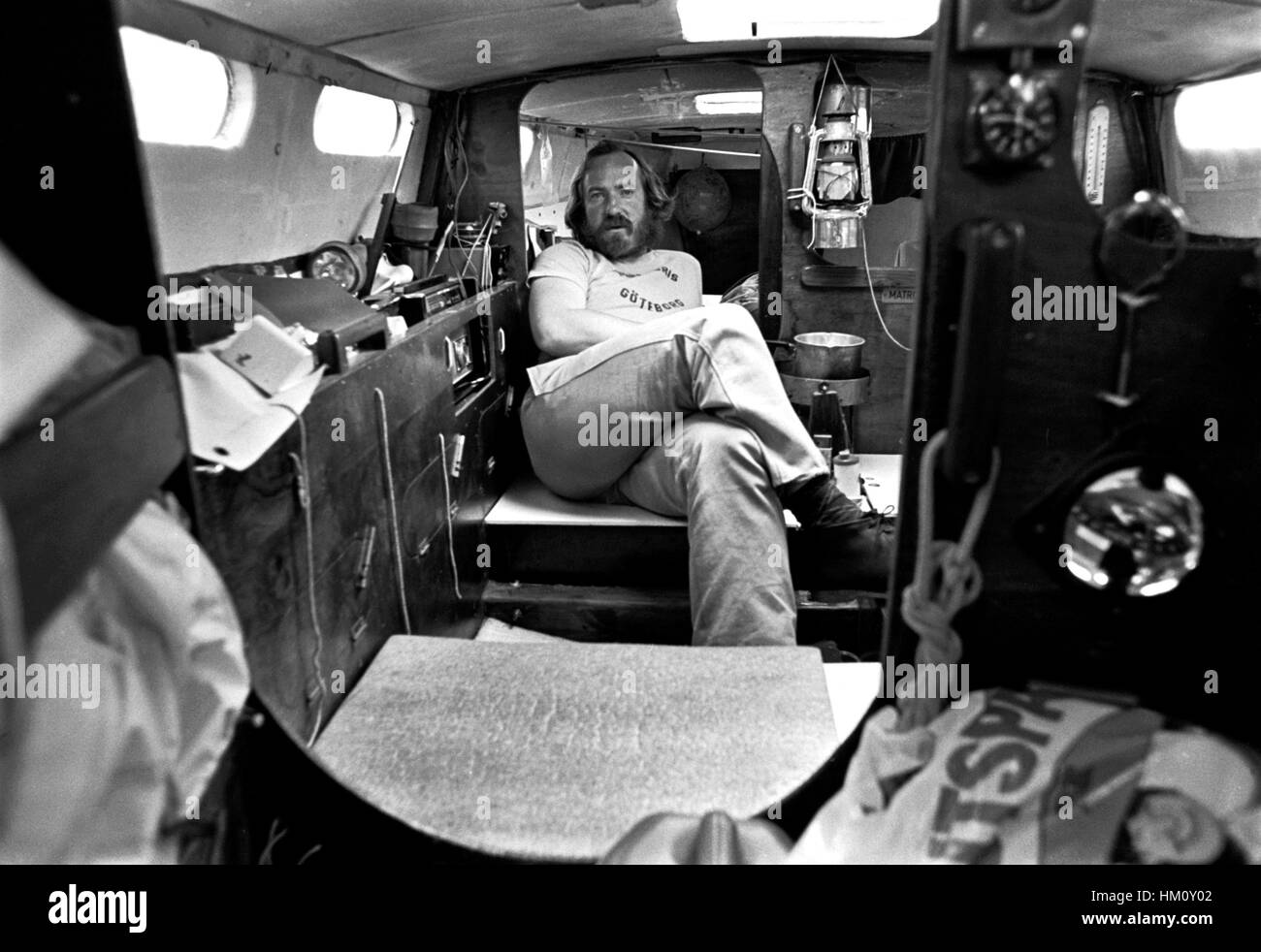 AJAXNETPHOTO. 5TH JUNE, 1976. PLYMOUTH, ENGLAND. - OSTAR 1976 - SVEN LUNDIN (SWE) AND HIS TINY YACHT BRIS. THE YACHT FAILED TO START.   PHOTO:JONATHAN EASTLAND/AJAX REF:2760506 26 Stock Photo