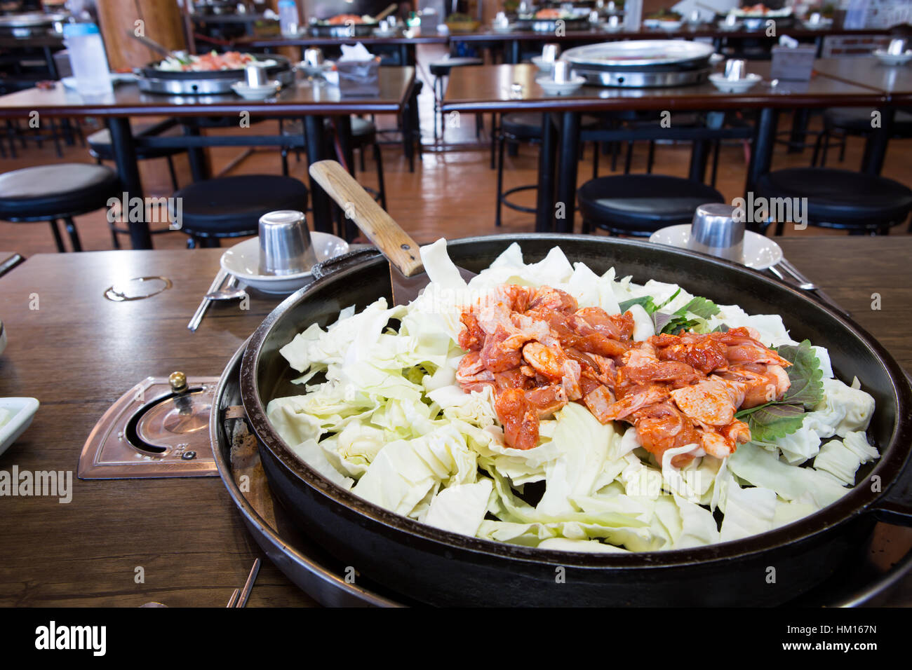 Chicken vegetable stir-fry Stock Photo - Alamy