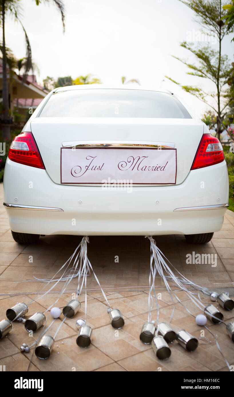 Wedding car decorations hi-res stock photography and images - Page 4 - Alamy