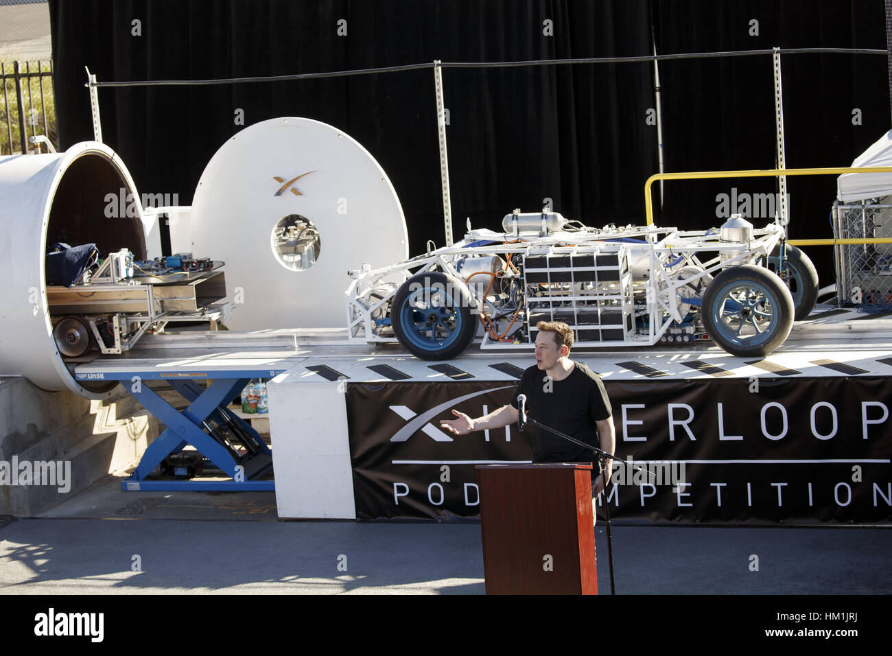 Spacex ceo elon musk speaks hi-res stock photography and images - Alamy