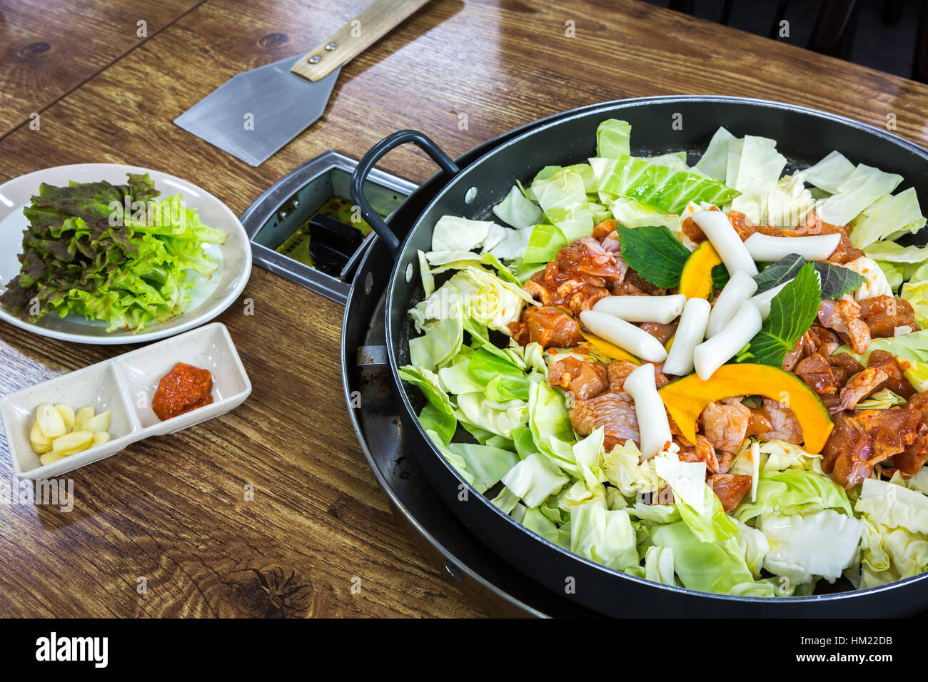 Chicken vegetable stir-fry Stock Photo - Alamy