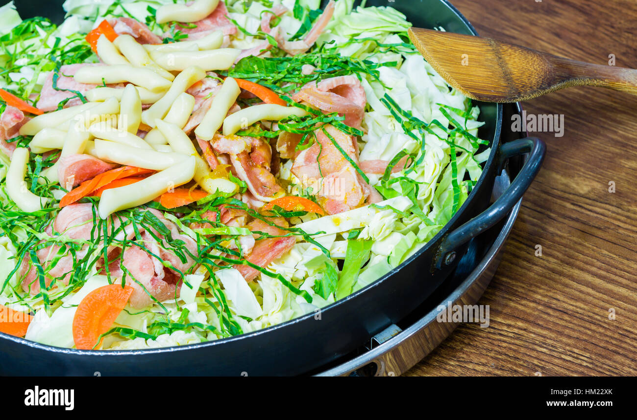 Meat vegetable stir-fry Stock Photo - Alamy