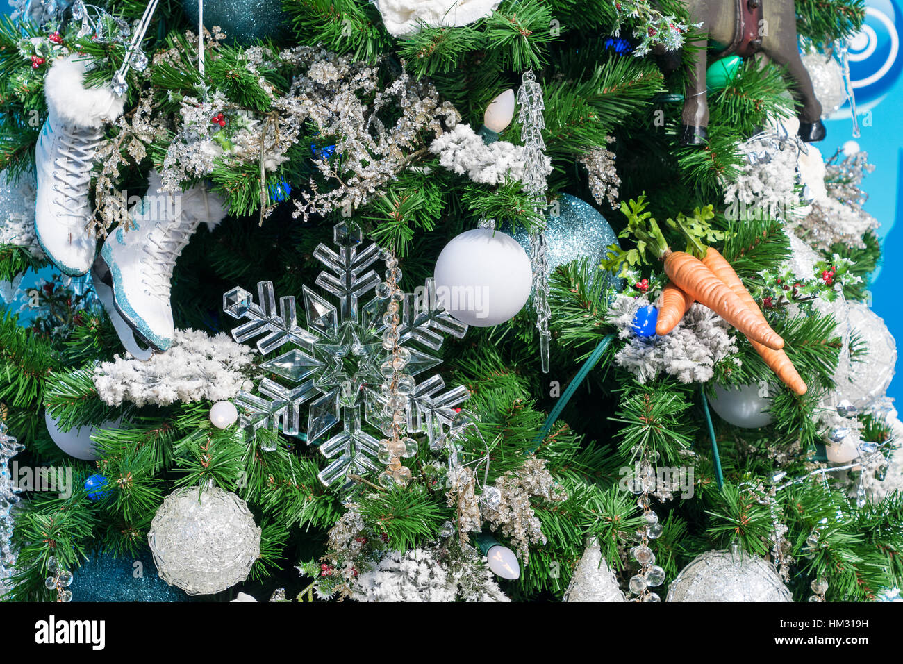A closeup of a Christmas tree showing some decorations Stock Photo - Alamy