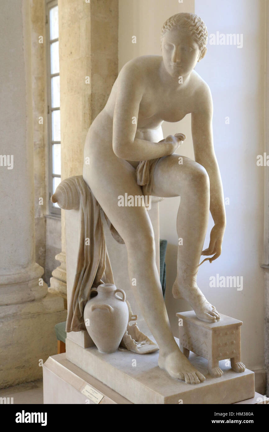 Mir hebe nude girl -8 f Femme grecque hi-res stock photography and images - Alamy